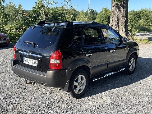 Hyundai Tucson 3 of 5