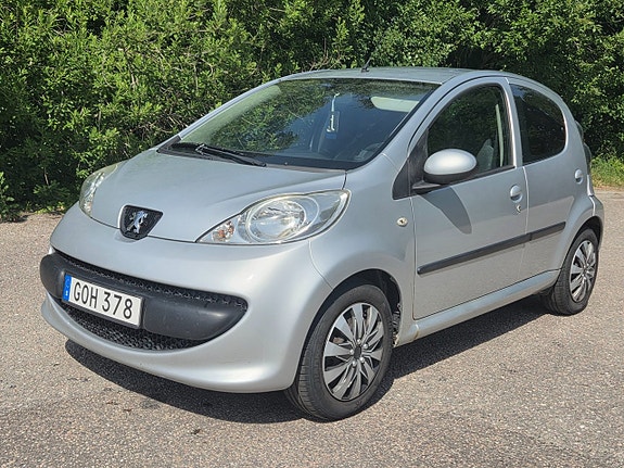 Peugeot 107 2 of 5
