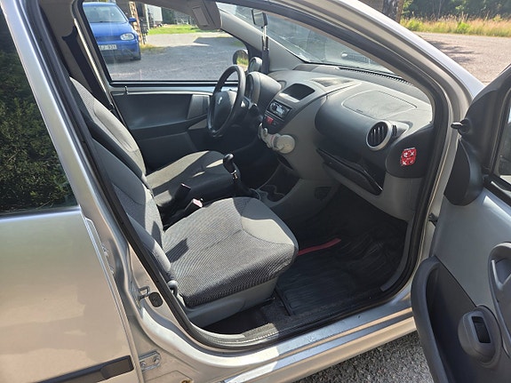 Peugeot 107 7 of 11