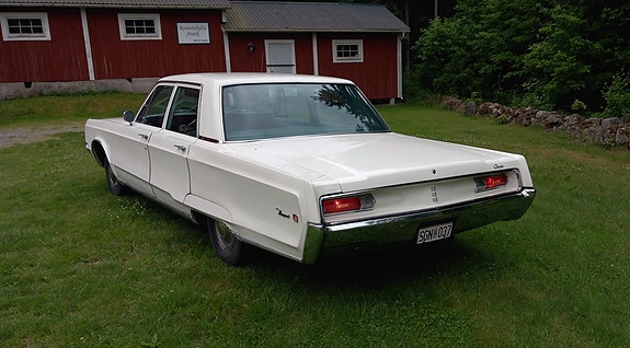 Chrysler Newport 5 of 16