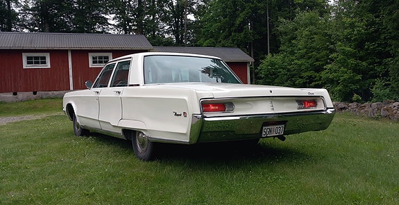 Chrysler Newport 4 of 16