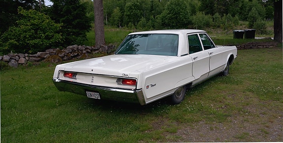 Chrysler Newport 8 of 16