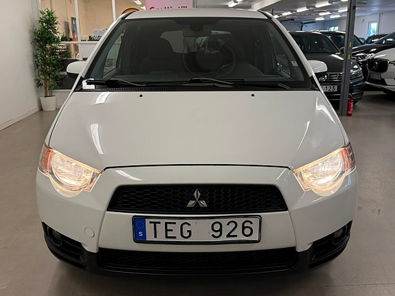 Mitsubishi Colt 2 of 5