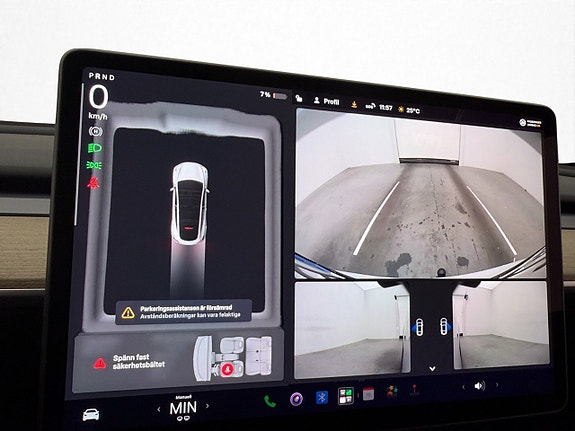 Tesla Model Y 19 of 30