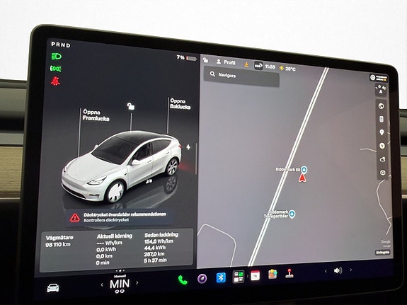 Tesla Model Y 28 of 30