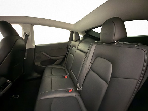 Tesla Model Y 30 of 30