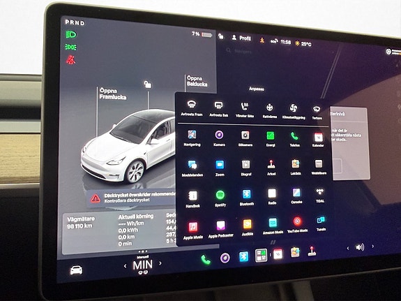 Tesla Model Y 27 of 30