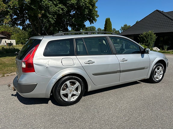 Renault Megane II 3 of 5