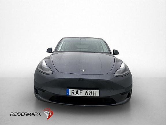 Tesla Model Y 3 of 5