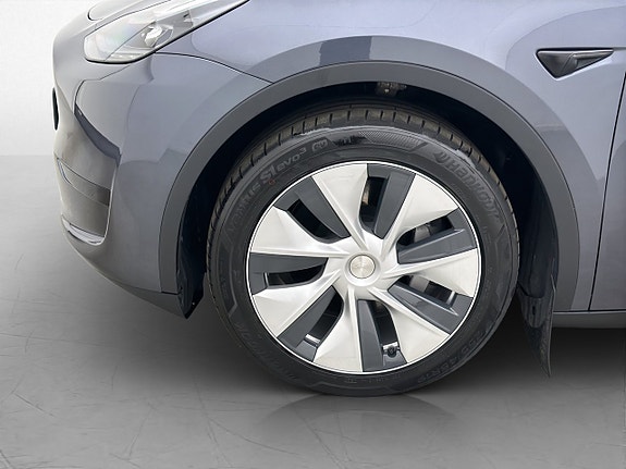 Tesla Model Y 30 of 30