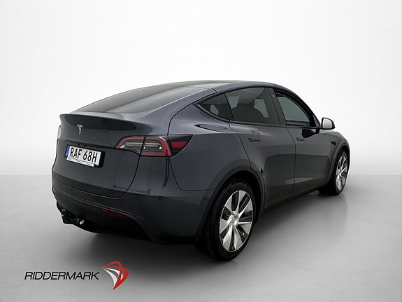 Tesla Model Y 9 of 30