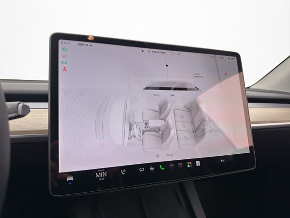 Tesla Model Y 25 of 30