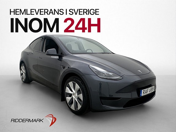 Tesla Model Y 4 of 30