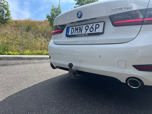 BMW 330e 26 of 27