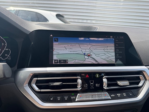 BMW 330e 20 of 27