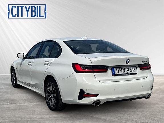 BMW 330e 4 of 27