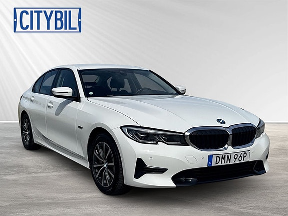 BMW 330e 3 of 27