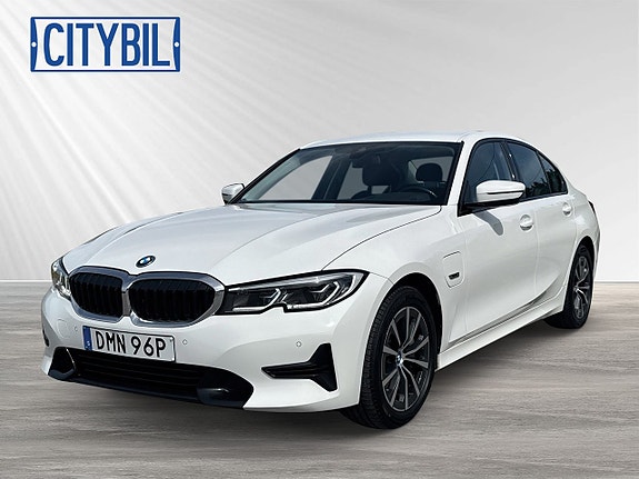 BMW 330e