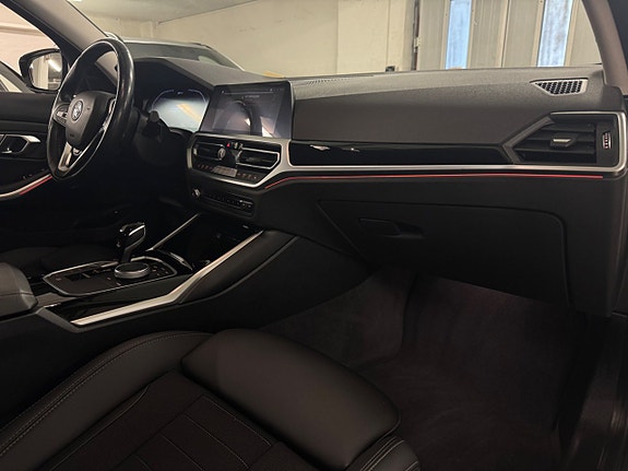 BMW 330e 17 of 27