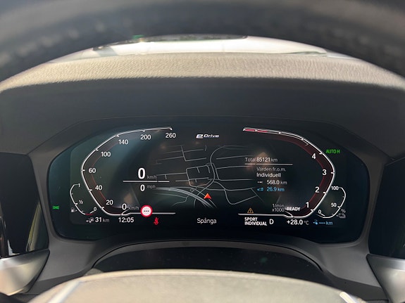 BMW 330e 18 of 27
