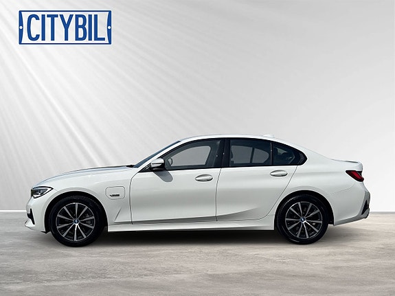 BMW 330e 5 of 27