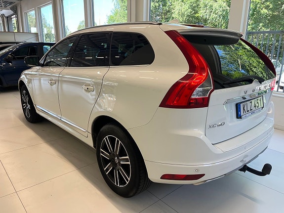 Volvo XC60 3 of 5