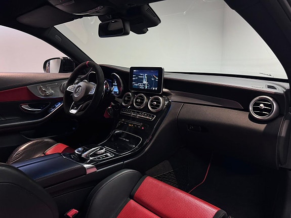 Mercedes-Benz AMG C63 S 25 of 28
