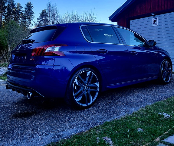Peugeot 308 3 of 5