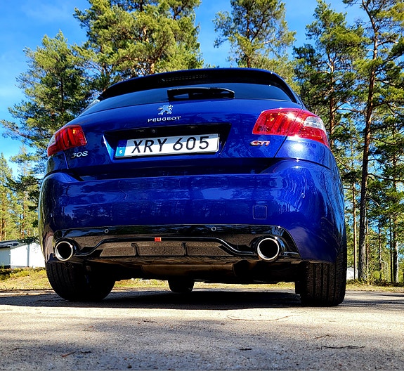 Peugeot 308 2 of 5