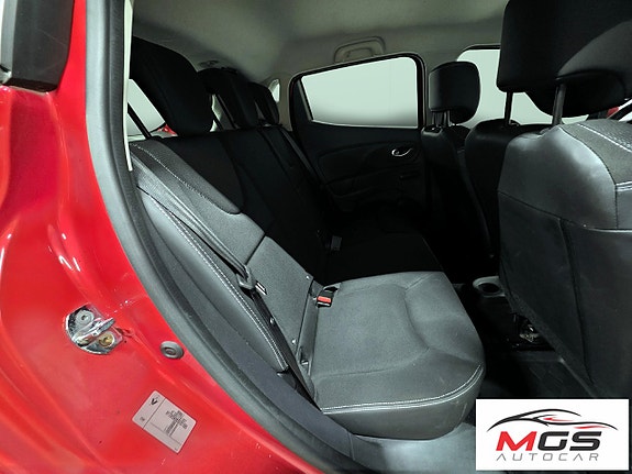 Renault Clio 12 of 23