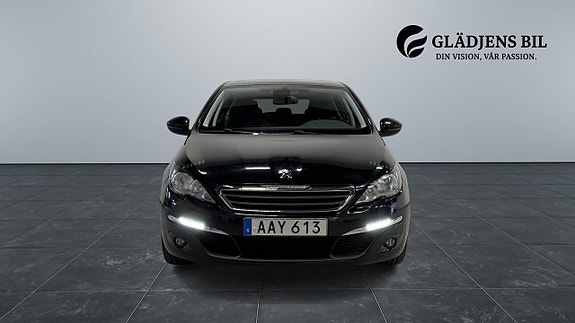 Peugeot 308 2 of 5