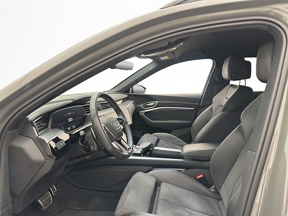 Audi Q8 e-tron 11 of 30