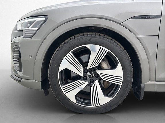 Audi Q8 e-tron 30 of 30