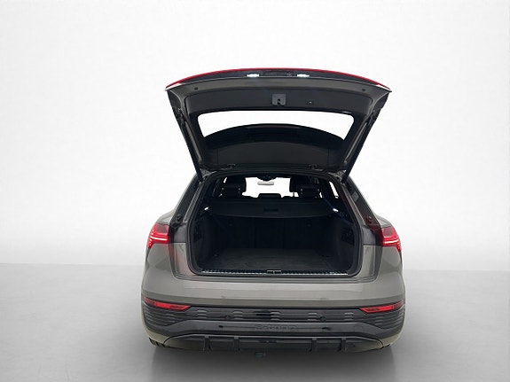 Audi Q8 e-tron 29 of 30