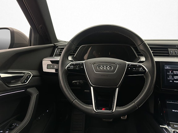 Audi Q8 e-tron 13 of 30