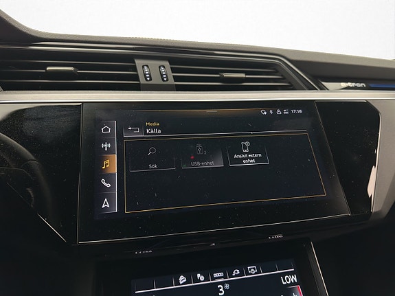 Audi Q8 e-tron 22 of 30