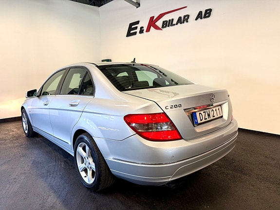 Mercedes-Benz C200 4 of 5