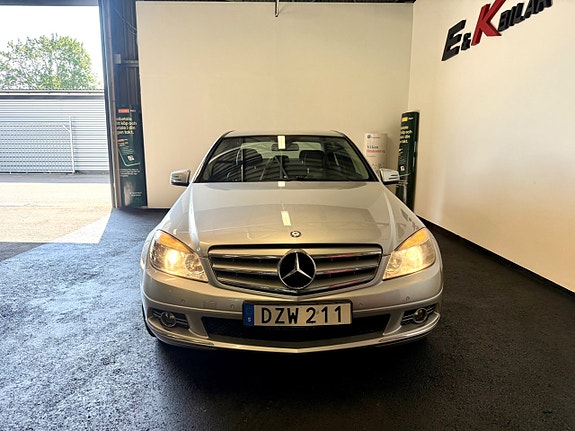 Mercedes-Benz C200 5 of 5