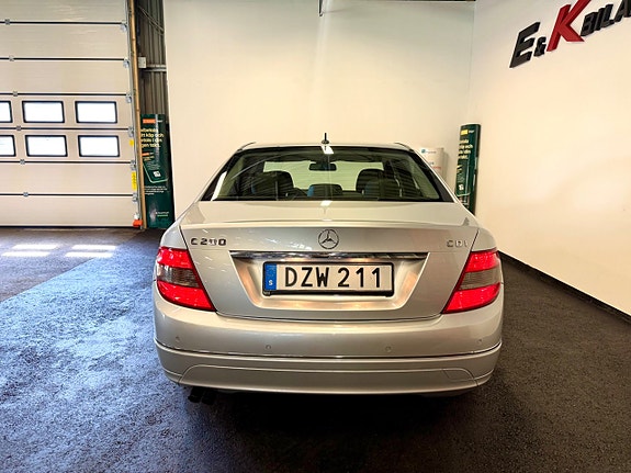 Mercedes-Benz C200 6 of 14