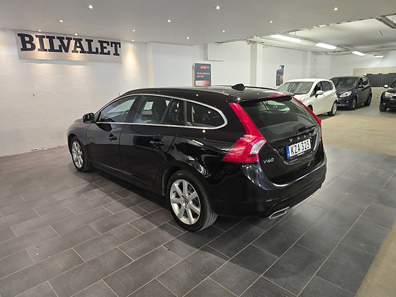 Volvo V60 8 of 14