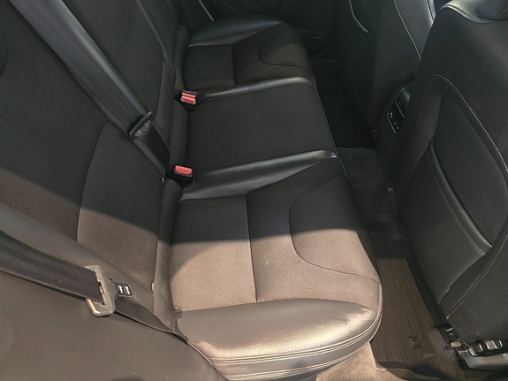 Volvo V60 11 of 14