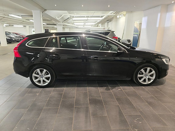 Volvo V60 4 of 14