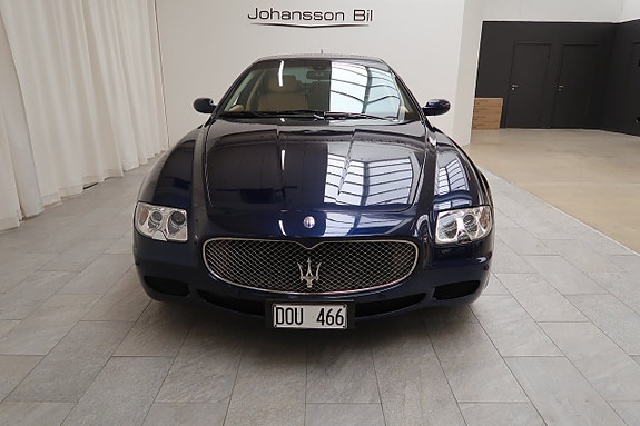 Maserati Quattroporte 2 of 5