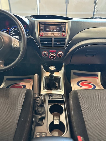 Subaru Impreza 15 of 22