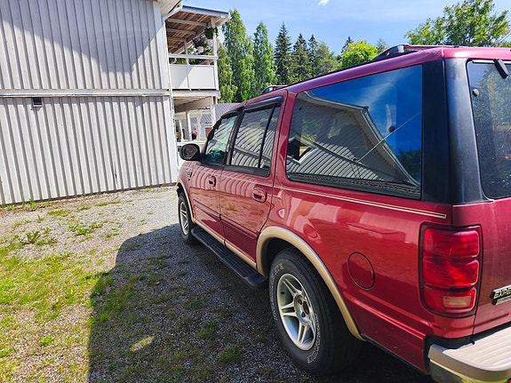 Ford Expedition 5 of 5
