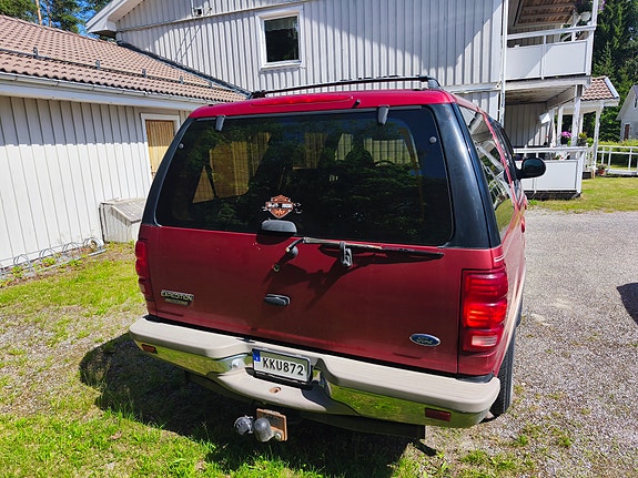 Ford Expedition 3 of 5