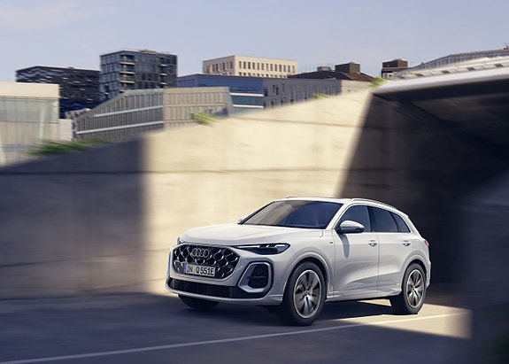 Audi Q5 2 of 4
