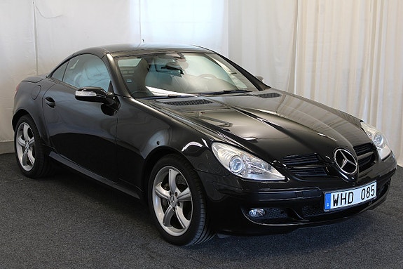 Mercedes-Benz SLK350 2 of 5