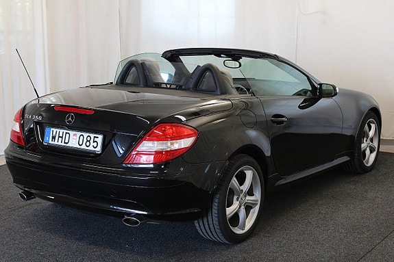 Mercedes-Benz SLK350 8 of 17