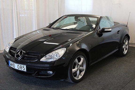 Mercedes-Benz SLK350 5 of 5